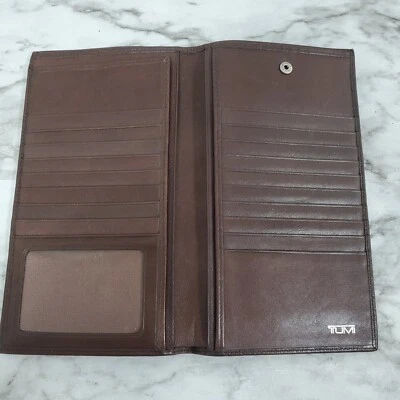 TUMI Cuero Marrón Largo Doble Cartera Organizador Múltiples Ranuras para Tarjetas y Ventana de Identificación Foto 1 de 4