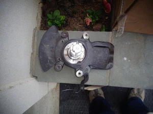 1991 Rolls Royce Rear Front Left Knuckle Spindle UR 70351 - Picture 1 of 3