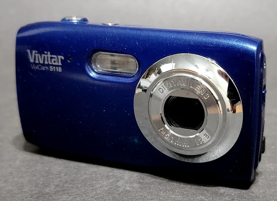 Vivitar Vivicam 5118 5.1 MP Digital Camera f=5.1mm F2.8 Blue - Image 1 of 4
