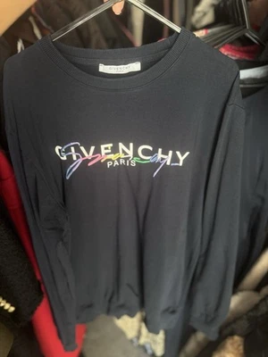Givency Jumper Size M/L - Image 1 of 4