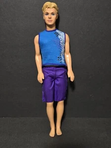 2007 Ken Fashionista Barbie trägt 2009 Ken Meerjungfrau Outfit geschwungen geformtes Haar - Bild 1 von 14