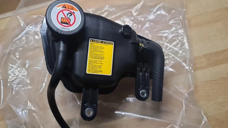 TANQUE DE RESERVA DE RADIADOR TOYOTA GENUINO LEXUS SC430 GS300 GS430 JDM 16470-50130 Foto 1 de 2