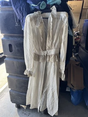 Late1930s Silk Bridal Nightgown. - Lace - Embroidery - Vintage Wedding Dress - Image 1 of 4