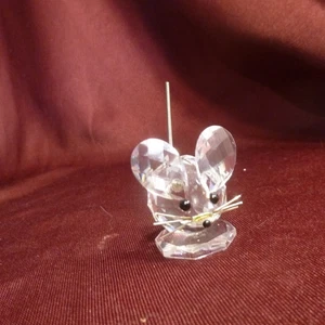 Estatuillas de cristal de Swarovski - Ratón de 2,25" con cola de metal y bigotes base octogonal - Imagen 1 de 3