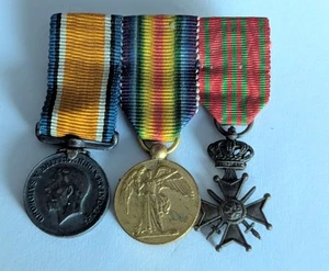 WW1 PAIR MINIATURE MEDALS PLUS FRENCH CROIX DE GUERRE FOR BRAVERY - Picture 1 of 2
