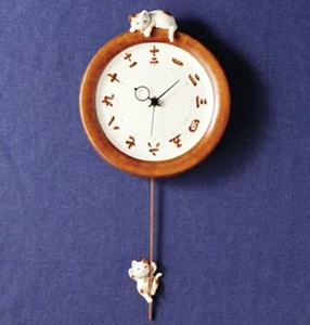 【New】Japanese Lucky Cat Manekineko Wall Pendulum Pottery Clock Cute - Picture 1 of 3