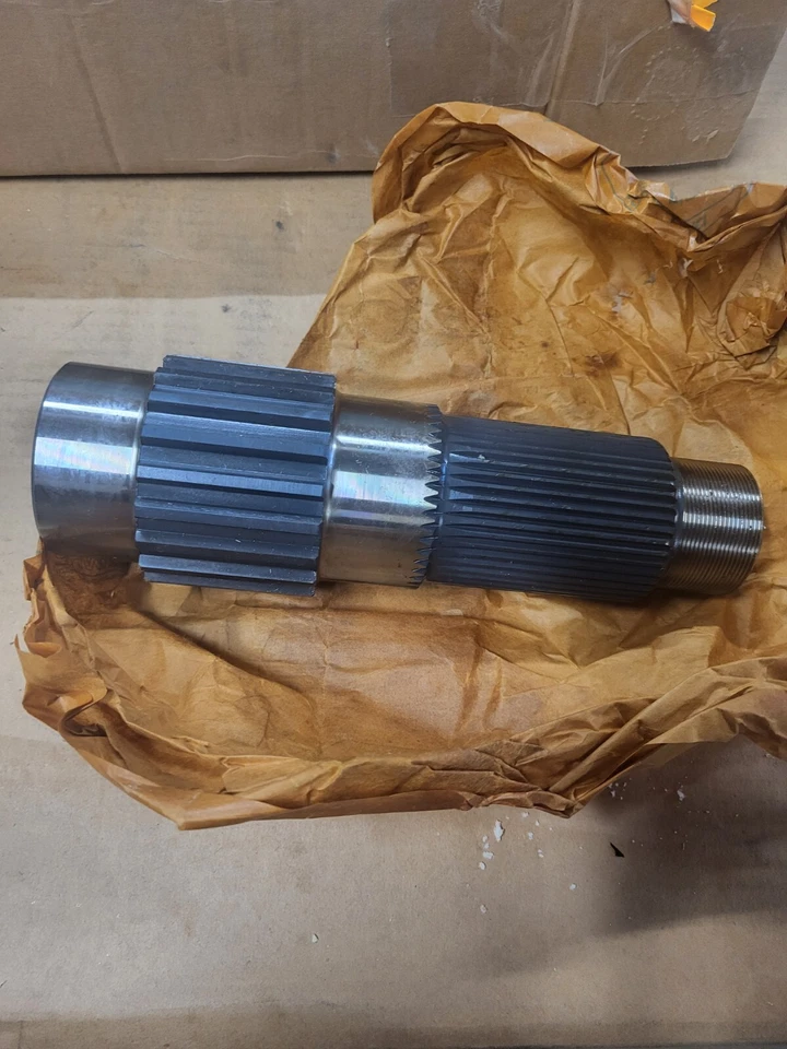 Dana 119992 Masilla de entrada diferencial 9,25 pulgadas, 20 dientes (engranaje principal), 46 Foto 1 de 2