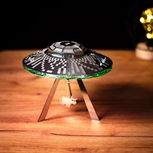 UFO Stellar Raiders mechanisches Fertigmodell - Bild 1 von 8