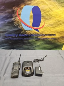 Motorola MotoTRBO XPR7550 UHF 403-512 MHz Two Way Radio AAH56RDN9KA1AN w Charger - Picture 1 of 10