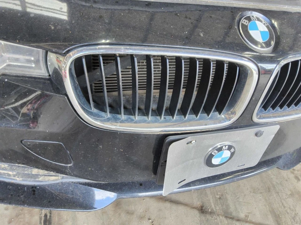 Passenger Grille Upper Bumper Mounted Base Fits 12-18 BMW 320i 621639 - Image 1 of 1