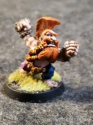 WARHAMMER: BLOOD BOWL - DWARF #5 PAINTED METAL MINIATURE AS SHOW (C18B2)........ - Image 1 of 4
