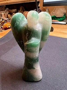 Seltene grüne Aventurin mit Quarz Kristall Edelstein Engel Figur 444 - Bild 1 von 12