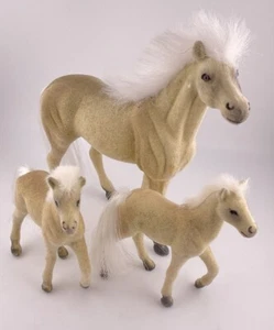 Lot of 3 Vintage Flocked Icelandic Felt Covered Ponies With Mom & 2 Babies Cute! - Picture 1 of 10