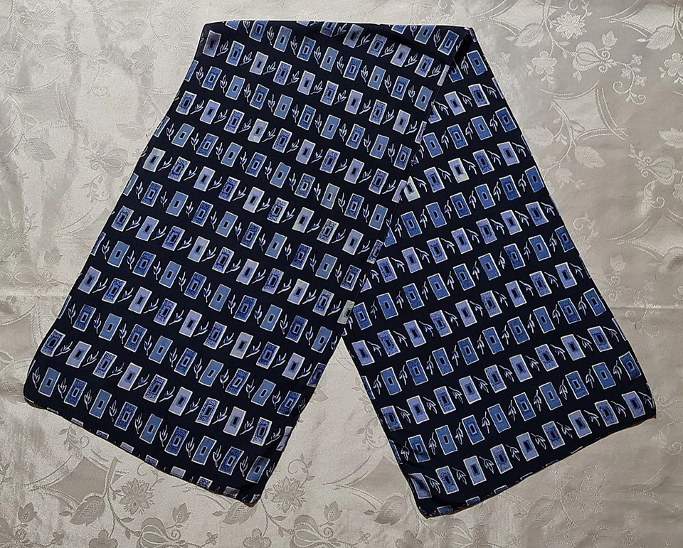 BUFANDA CABALLERO VINTAGE AUTÉNTICO ARTE GEOMÉTRICO AZUL BLANCO SEDA LARGA HOMBRE Foto 1 de 4