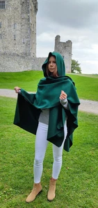 Irish Wool hooded cape / ruana / wrap in gorgeous green - Picture 1 of 9