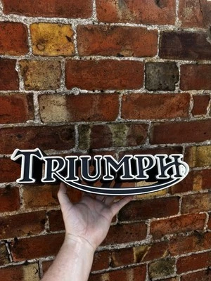 BR3TTIN3D Triumph Classic | Logo / Insegna | Libera installazione | 40 cm x 10 cm x 10 cm | Insegna garage
