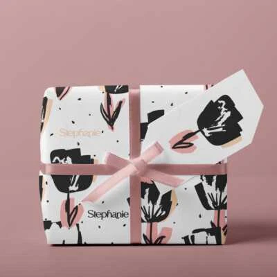 Papel de embrulho personalizado nome personalizado preto rosa tulipa floral embrulho para presente - Imagem 1 de 4