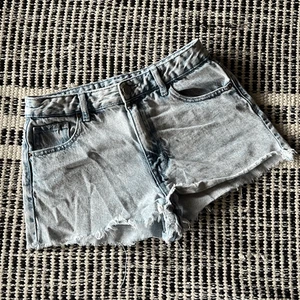 Pantalones cortos vaqueros Pacsun talla 26 de tiro alto festival lavado claro - Imagen 1 de 4