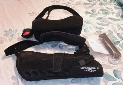 DONJOY ULTRASLING III Eslinga de Soporte para Hombro Negra con Cuña Talla Grande Foto 1 de 3