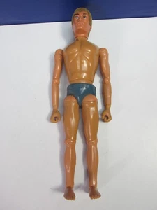 vintage ACTION MAN DOLL FIGURE EAGLE EYE BLONDE FLOCK HAIR GRIPPING HAND palitoy - Picture 1 of 8