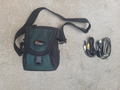 Lowepro Nova Micro AW Shoulder Bag with belt loop / strap - Image 1 of 4