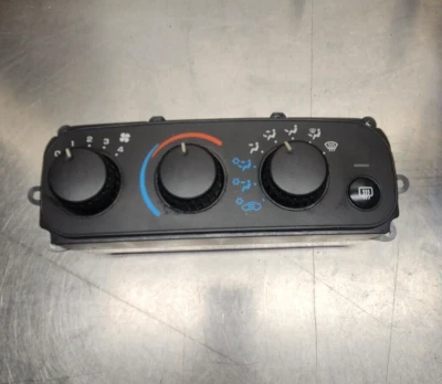 01-06 Chrysler Sebring Calentador Temperatura CA sin Control Automático OE 04596277AB Foto 1 de 4