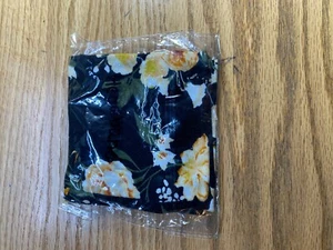 Women's Flowered Headband Accessory - Picture 1 of 4