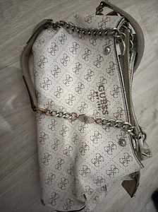 Bolsa De Mano GUESS Blanco Sintético Cuero Mujer Buen Estado Par de Rayas - Imagen 1 de 3