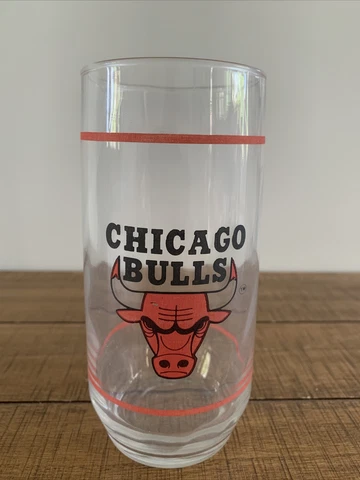 Vintage CHICAGO BULLS Jordan Era NBA Sports Memorabilia 6” Tall Tumbler Glass Cover