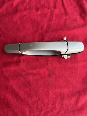 Manija de puerta exterior trasera derecha dorada metálica OEM Lexus RX300 1999-2003 Foto 1 de 4