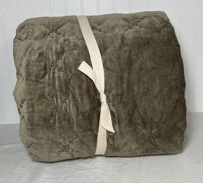 Edredón de terciopelo lavado bordado West Elm completo/verde Queen Caper  Foto 1 de 4