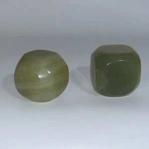 Green onyx marble cube X 2,  paperweight, 5cm square, 250g - Foto 1 di 10