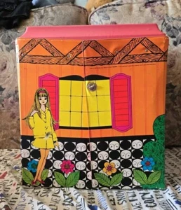 VTG 1968 MATTEL Barbie Fold-Out Vinyl FAMILY HOUSE Dollhouse Wirh Furniture - Picture 1 of 20