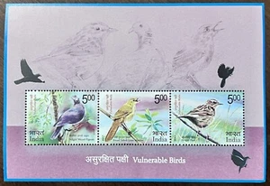 2017 INDIA MINIATURE SHEET - VULNERABLE BIRDS MNH - Picture 1 of 1