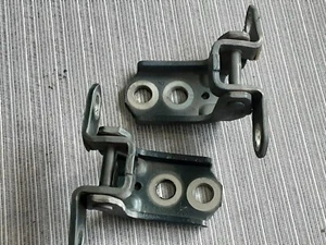 2012-2018 NISSAN VERSA FRONT RIGHT PASSENGER SIDE DOOR HINGES UPPER & LOWER OEM* - Bild 1 von 5