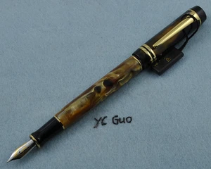 Kaigelu (kangaroo) 316 Amber Fountain Pen Medium Nib Without Box - Imagen 1 de 10