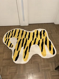 Ikea IDROTTSHALL Area Rug, tiger yellow/black - Picture 1 of 3