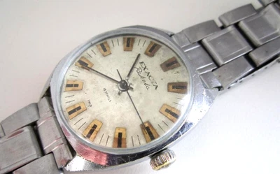 VINTAGE SOVIET RUSSIA USSR WRIST MENS WATCH RAKETA MECHANICS WORKING RARE - Image 1 of 4