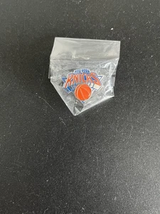 New York Knicks Pin - Picture 1 of 1