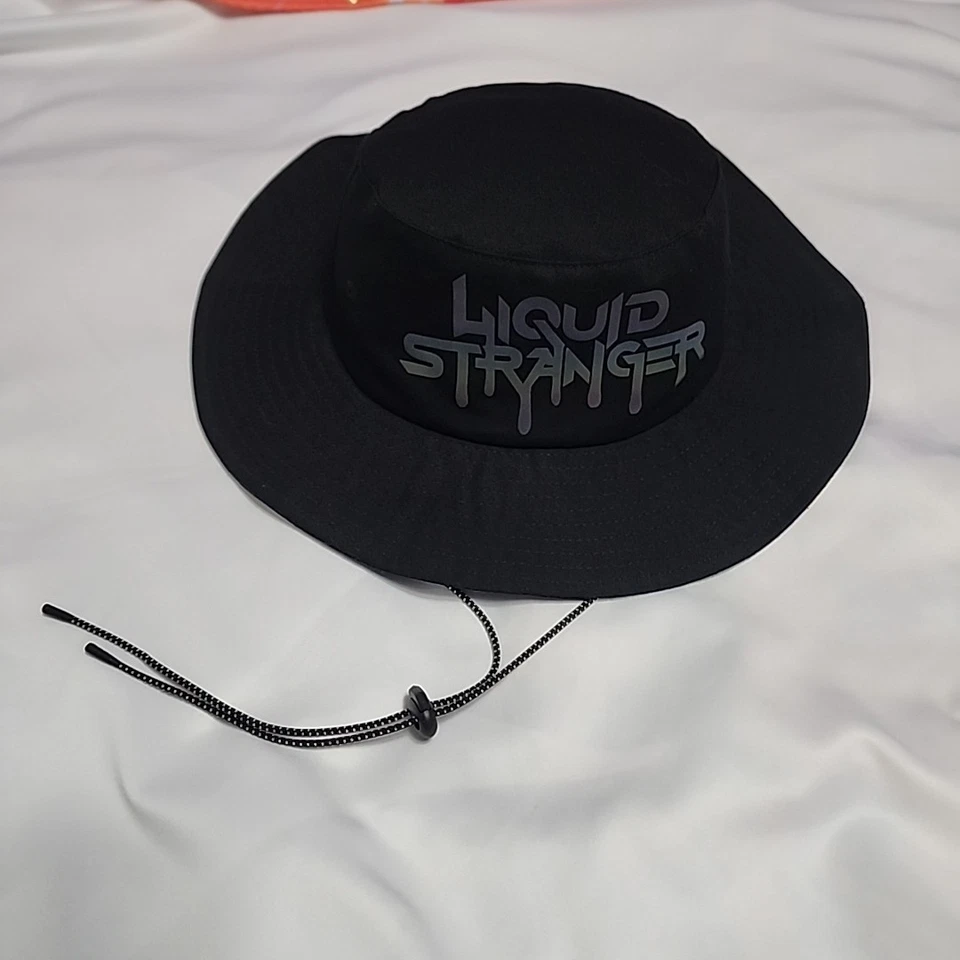 Sombrero Booney Extraño Líquido Reflectante Wakaan Festival de Música Sombrero de Cubo EDM Foto 1 de 4