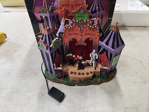 2007 Lemax Spooky Town Costume Contest Halloween Village No Cord Read - Picture 1 of 5