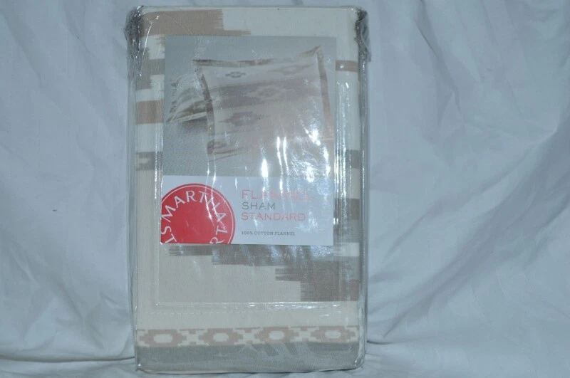 Almohada estándar de franela Martha Stewart-Stonemeadow Ikat nueva en paquete Foto 1 de 1