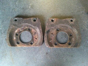 ASTRA MK5 VXR GENUINE GM 280mm REAR BRAKE MOUNTING PLATES PAIR - Picture 1 of 2