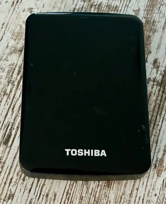 Disco duro externo Toshiba 2 TB USB 3.0 2.5" Canvio Connect HDTC720XK3C1 Foto 1 de 4