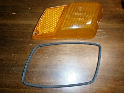 BMW 533i 1978 78 - Lente marcadora frontal con junta pasajero derecho Foto 1 de 4