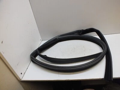 NEW OEM 1993-1998 MERCURY VILLAGER RH DOOR RUN GLASS SEAL F8XZ-1221546-AA #104 - Image 1 of 4