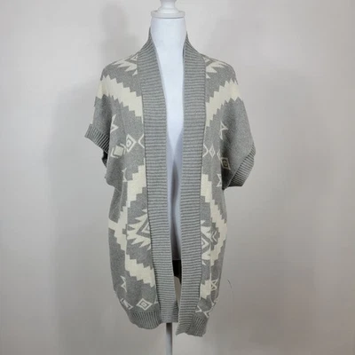 Suéter tejido abierto estampado azteca American Living para mujer M gris capas grandes Foto 1 de 4