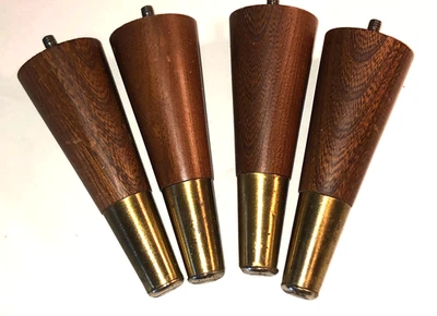 Pies de sofá de 5" mediados de siglo madera de nogal latón piezas de repuesto patas 4 de colección.  Foto 1 de 2