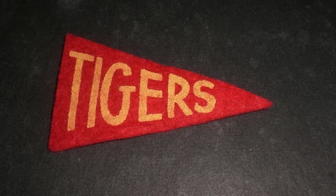 1930's DETROIT TIGERS MINI FELT PENNANT  -  VINTAGE Cover