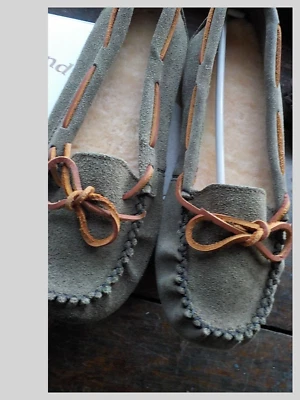 全新带盒 Old Friend Gemma 麂皮绒莫卡辛鞋 带剪绒 脚床 9 码,温暖舒适 — 第 1/4 张图片